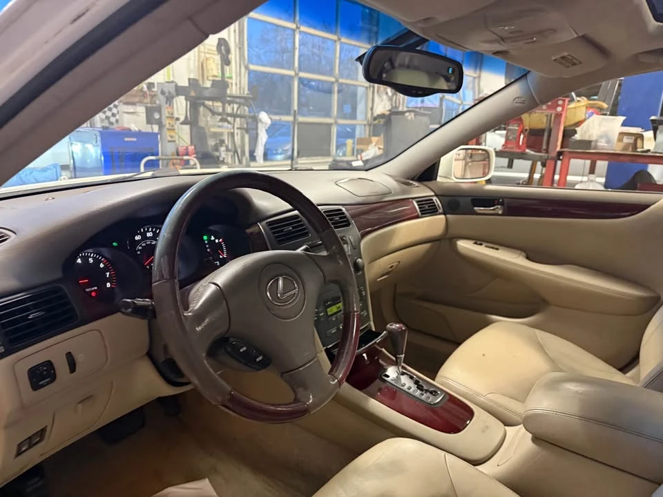 2004 Lexus ES 4th Gen - Image 13 of 20
