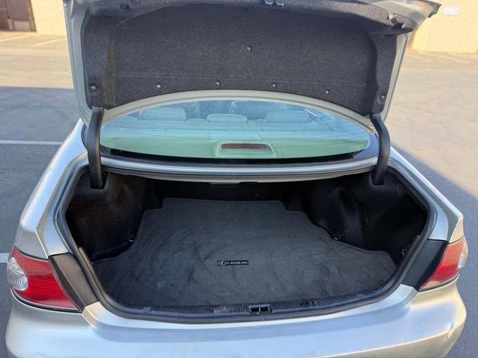 2004 Lexus ES 4th Gen - Image 16 of 17