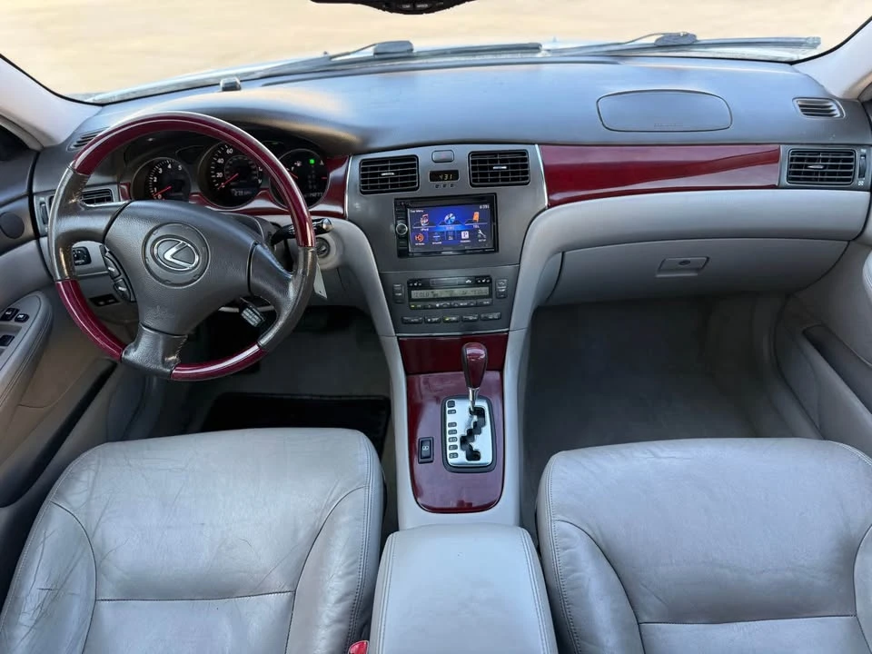 2004 Lexus ES 4th Gen - Image 9 of 17