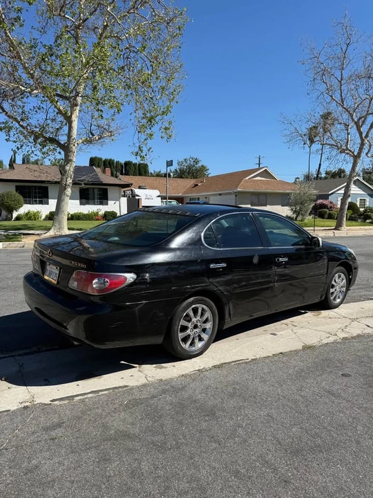2004 Lexus ES 4th Gen - Image 3 of 15