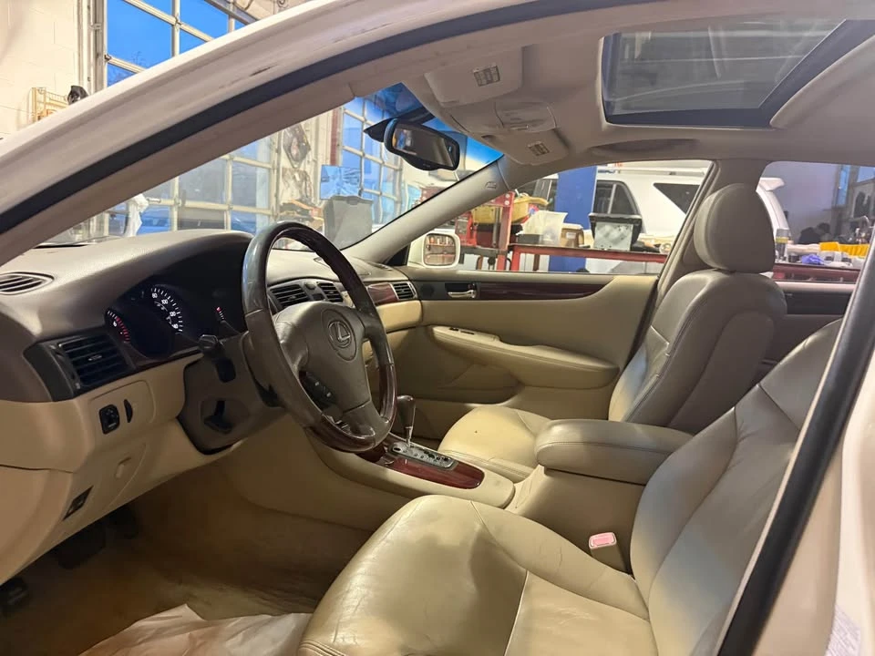 2004 Lexus ES 4th Gen - Image 12 of 20