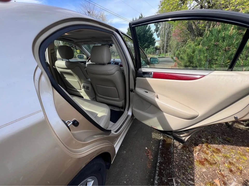 2004 Lexus ES 4th Gen - Image 8 of 15