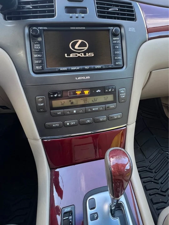 2004 Lexus ES 4th Gen - Image 13 of 15