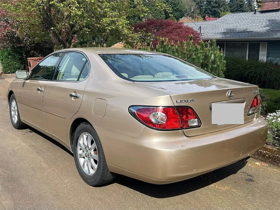 2004 Lexus ES 4th Gen - Image 2 of 15