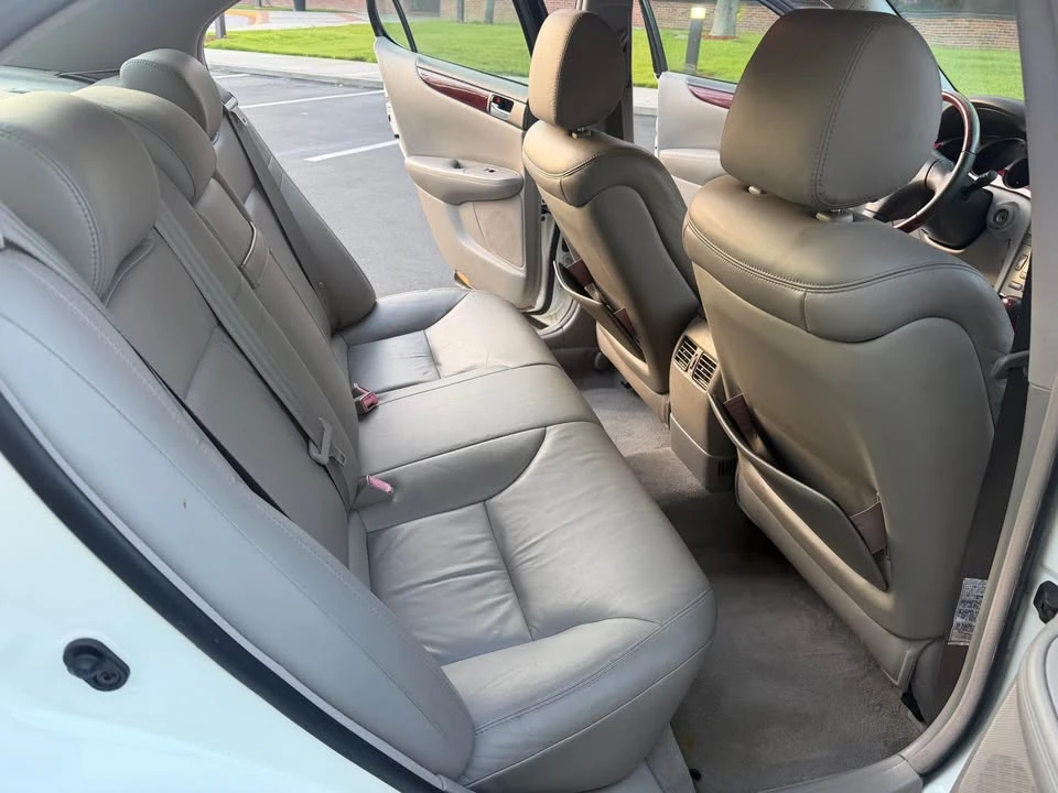 2004 Lexus ES 4th Gen - Image 12 of 13