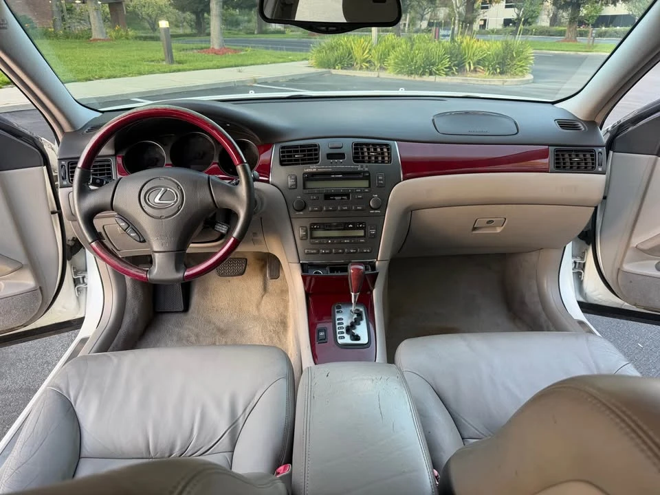 2004 Lexus ES 4th Gen - Image 13 of 13