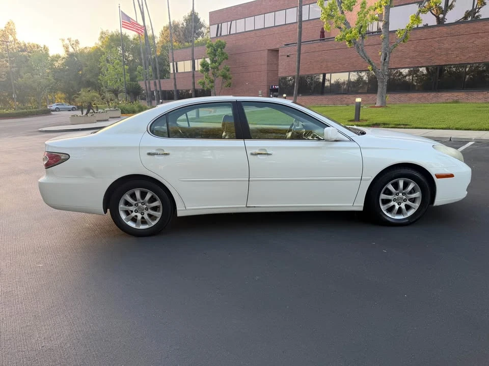2004 Lexus ES 4th Gen - Image 5 of 13