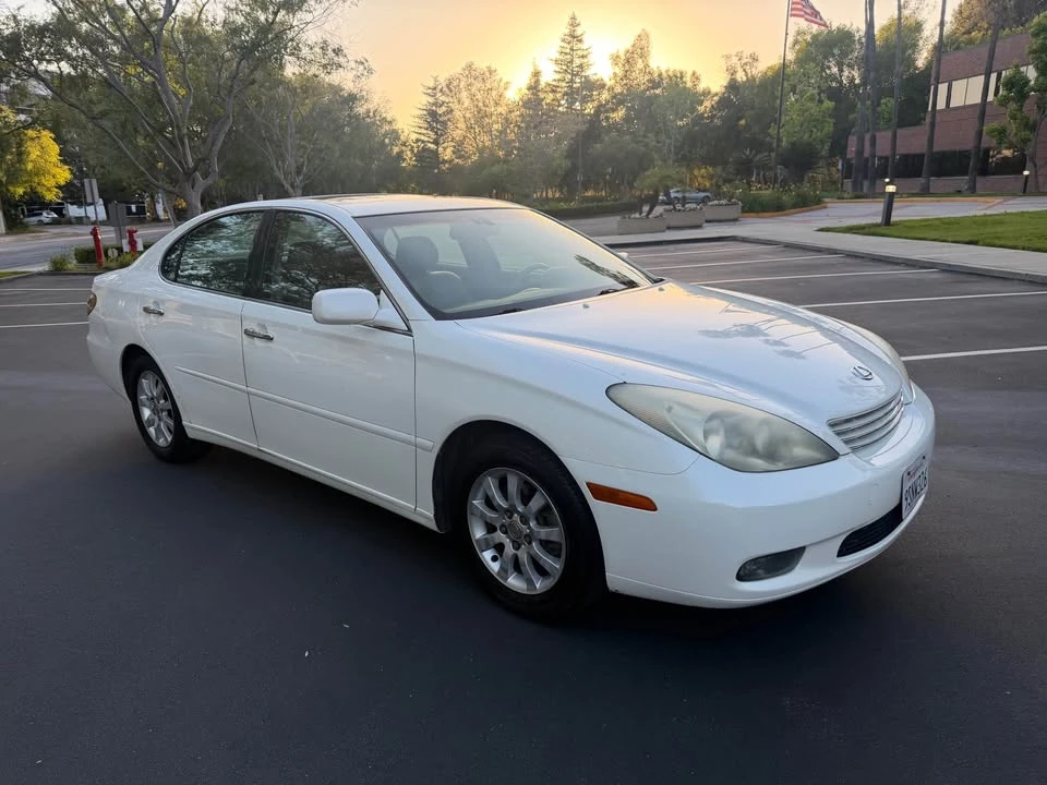 2004 Lexus ES 4th Gen - Image 2 of 13