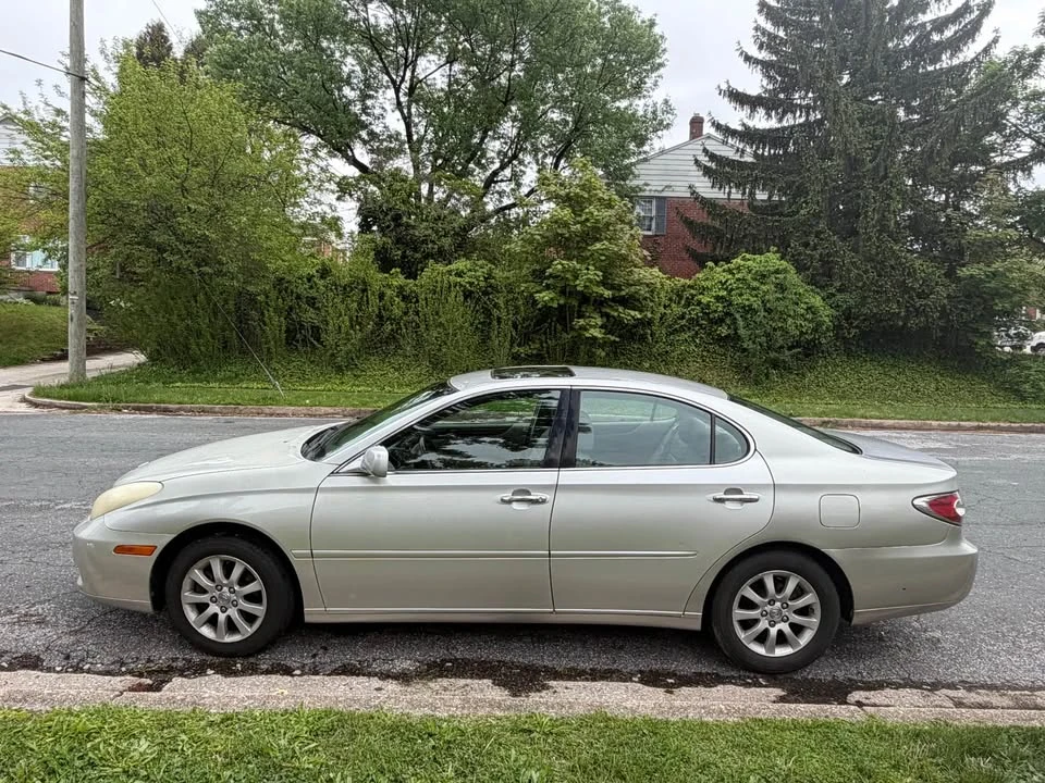 2004 Lexus ES 4th Gen - Image 5 of 10