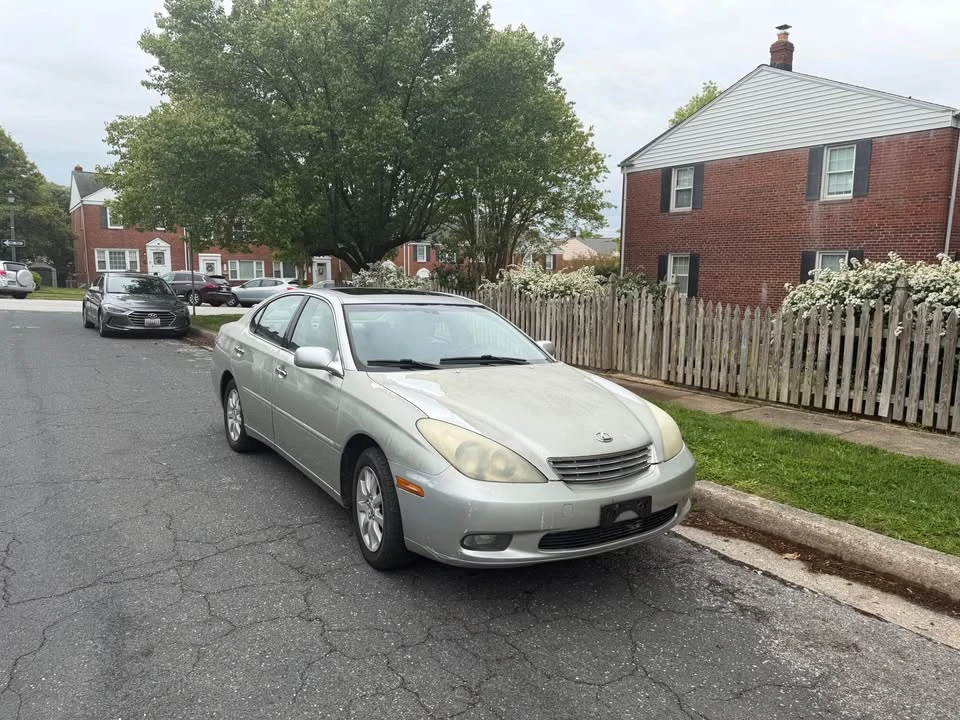 2004 Lexus ES 4th Gen - Image 2 of 10