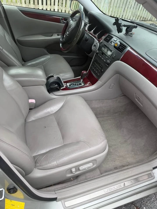 2004 Lexus ES 4th Gen - Image 8 of 10