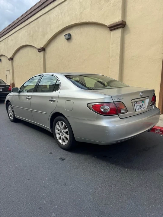 2004 Lexus ES 4th Gen - Image 8 of 14