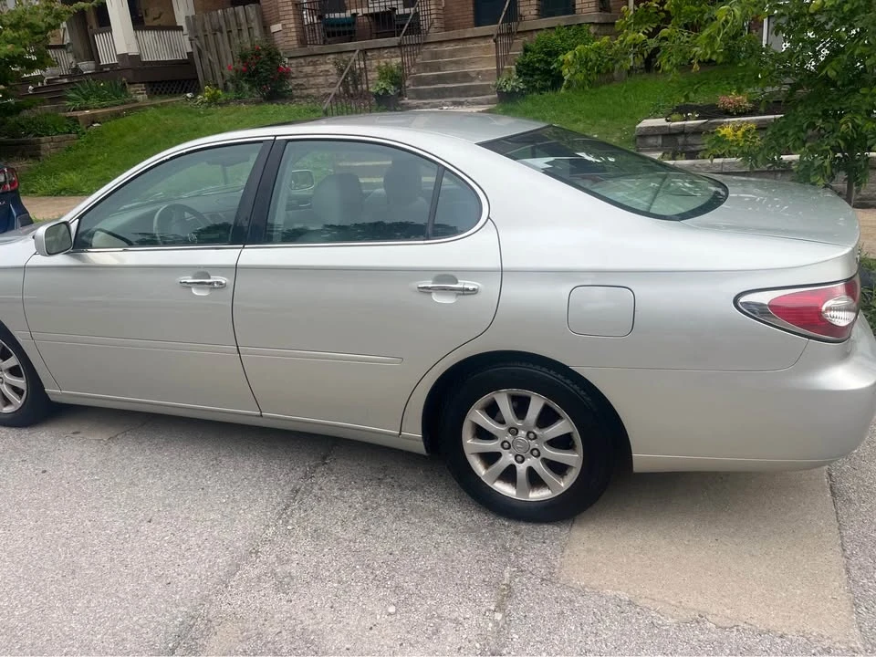 2004 Lexus ES 4th Gen - Image 2 of 9