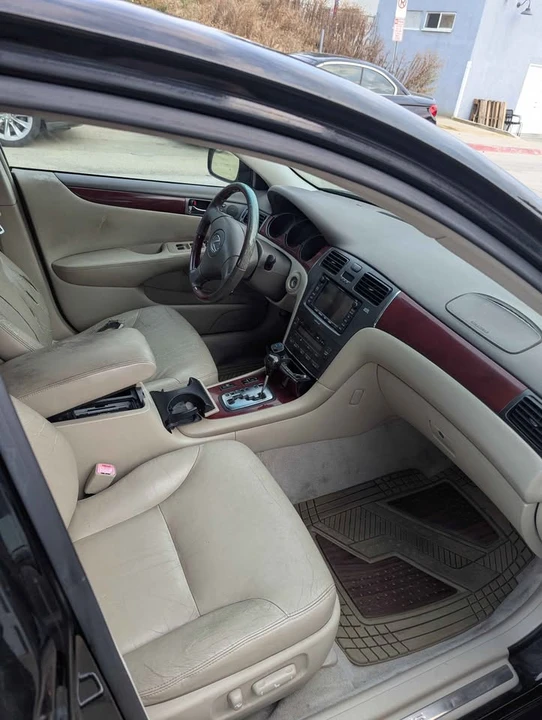 2004 Lexus ES 4th Gen - Image 11 of 12