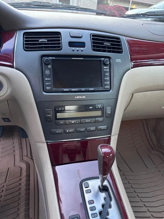 2004 Lexus ES 4th Gen - Image 4 of 9