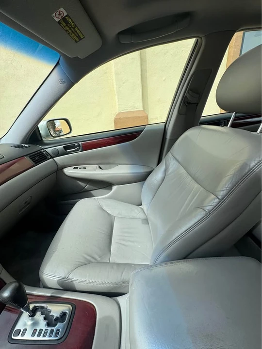 2004 Lexus ES 4th Gen - Image 12 of 14