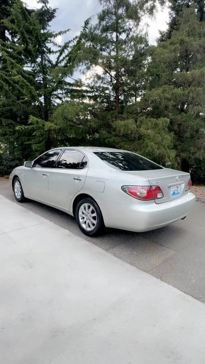 2004 Lexus ES 4th Gen - Image 3 of 11