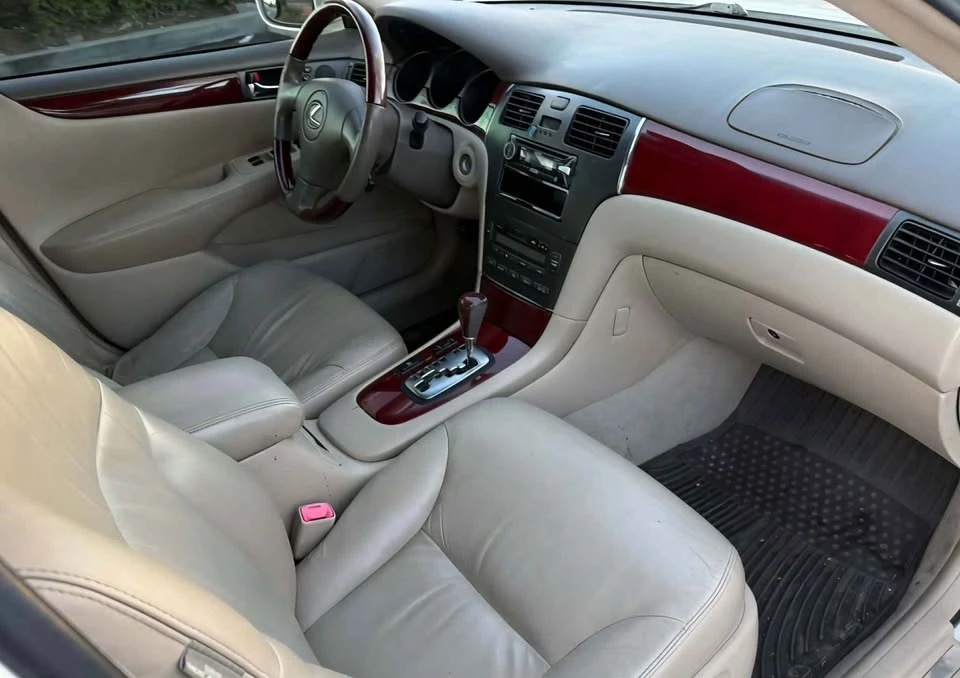 2004 Lexus ES 4th Gen - Image 5 of 11