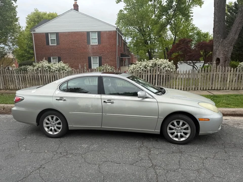 2004 Lexus ES 4th Gen - Image 3 of 10