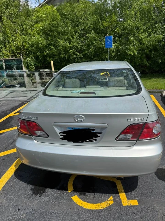 2004 Lexus ES 4th Gen - Image 2 of 10