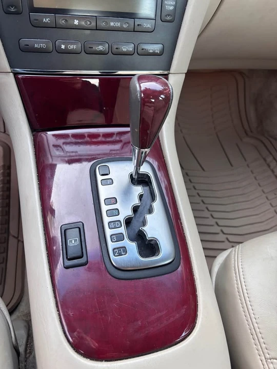 2004 Lexus ES 4th Gen - Image 7 of 9