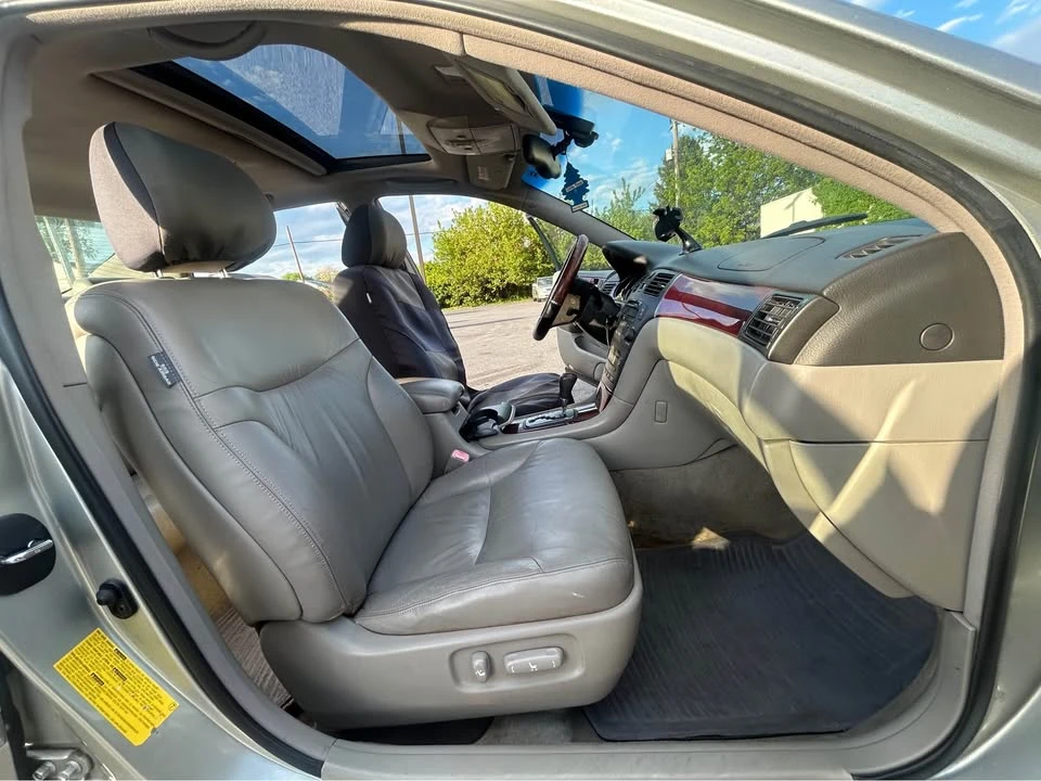 2004 Lexus ES 4th Gen - Image 9 of 13