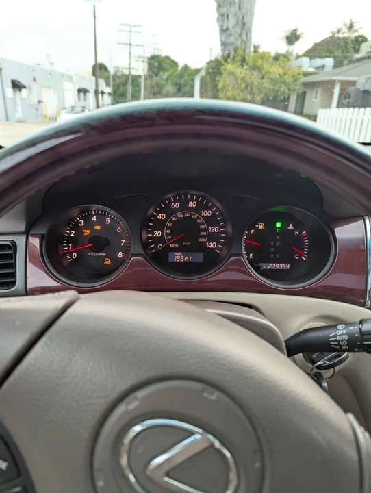 2004 Lexus ES 4th Gen - Image 8 of 12