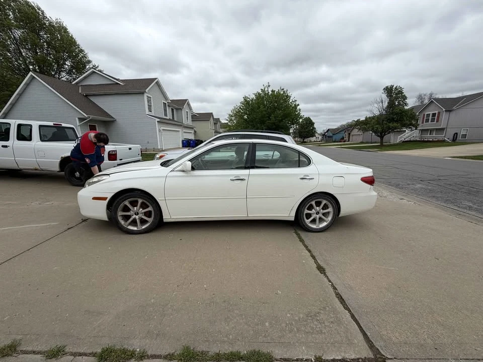 2004 Lexus ES 4th Gen - Image 2 of 4
