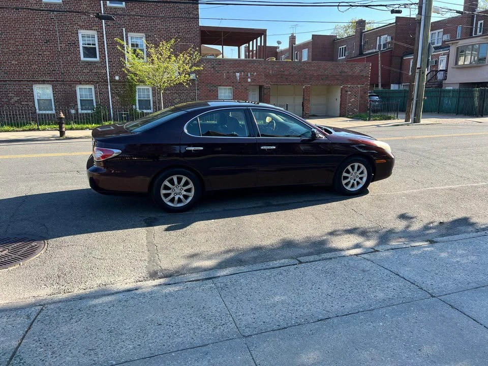 2004 Lexus ES 4th Gen - Image 3 of 15