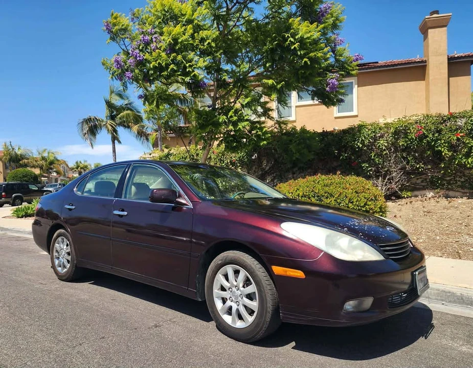 2004 Lexus ES 4th Gen - Image 2 of 11