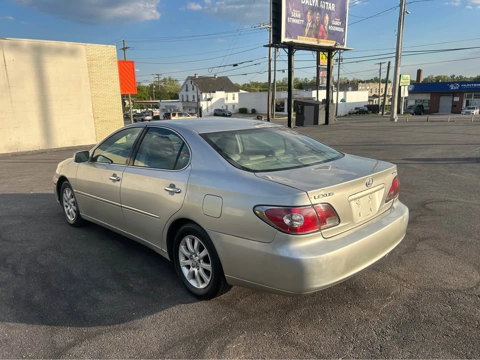 2004 Lexus ES 4th Gen - Image 7 of 13