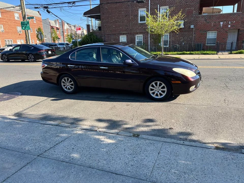 2004 Lexus ES 4th Gen - Image 7 of 15