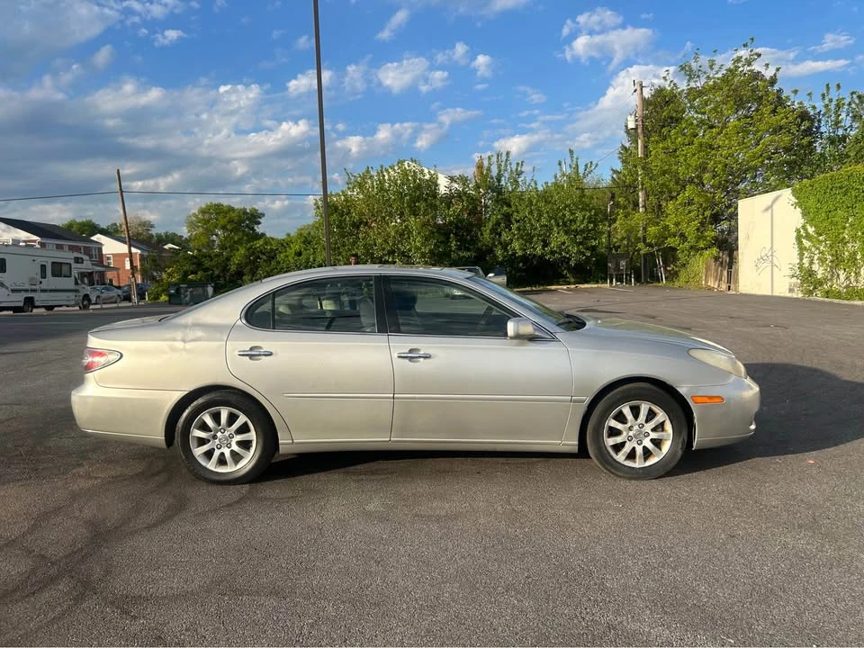 2004 Lexus ES 4th Gen - Image 4 of 13