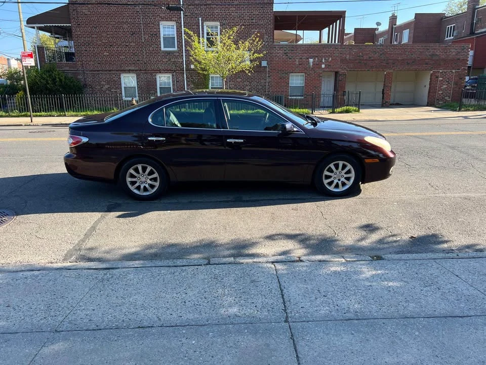2004 Lexus ES 4th Gen - Image 8 of 15