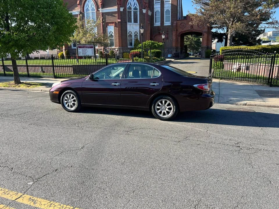 2004 Lexus ES 4th Gen - Image 5 of 15