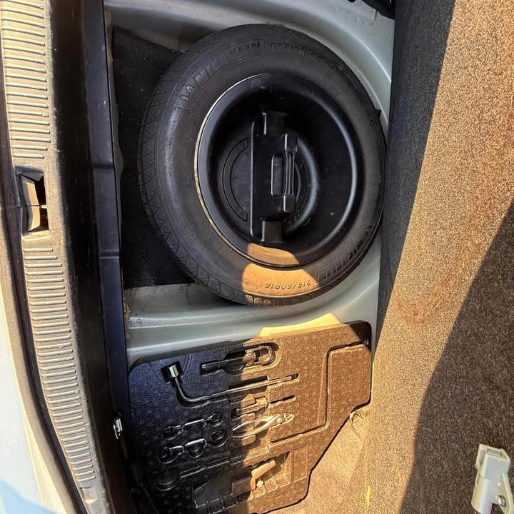 2004 Lexus ES 4th Gen - Image 16 of 18