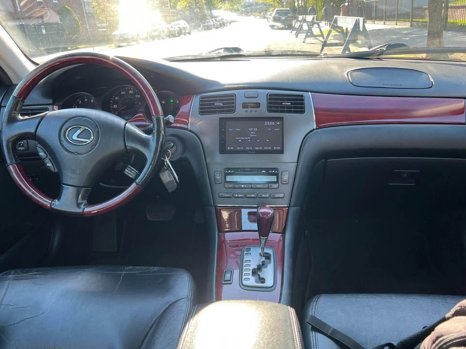 2004 Lexus ES 4th Gen - Image 10 of 15