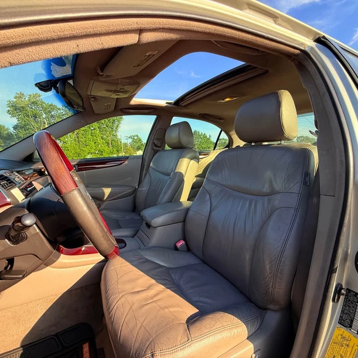 2004 Lexus ES 4th Gen - Image 8 of 18
