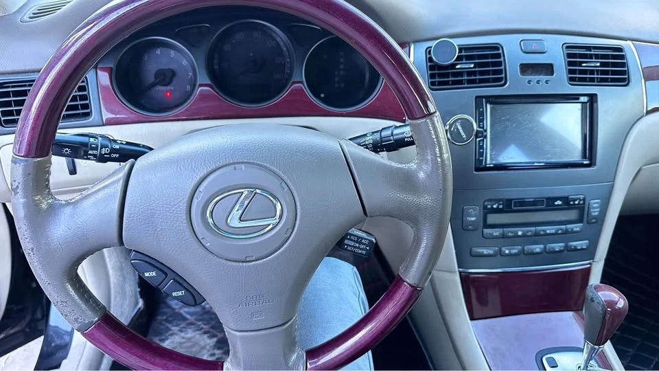 2004 Lexus ES 4th Gen - Image 3 of 17