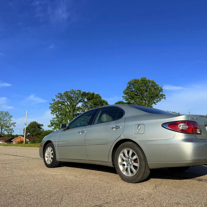 2004 Lexus ES 4th Gen - Image 3 of 18