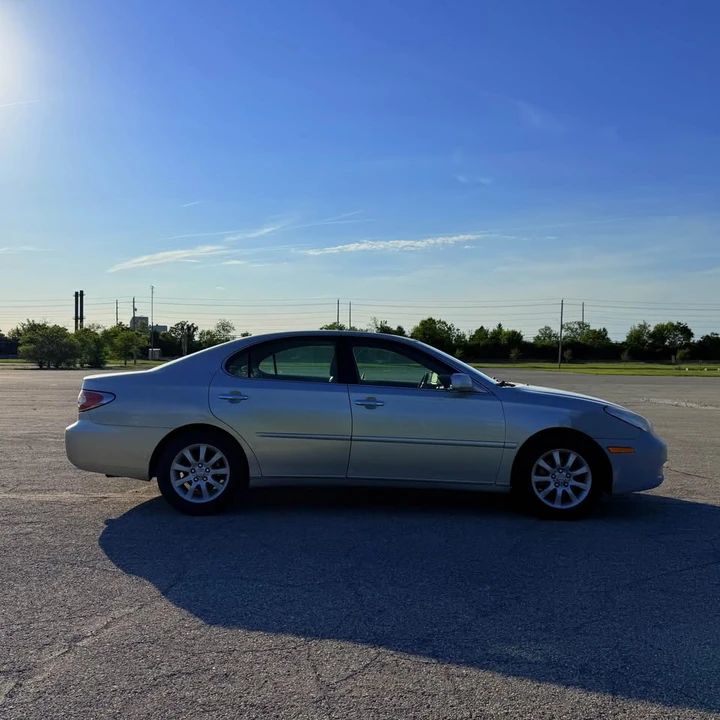 2004 Lexus ES 4th Gen - Image 5 of 18