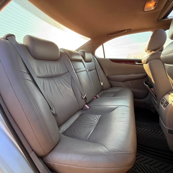 2004 Lexus ES 4th Gen - Image 11 of 18