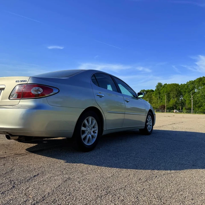 2004 Lexus ES 4th Gen - Image 4 of 18