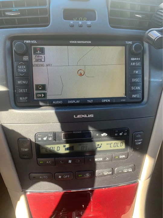 2004 Lexus ES 4th Gen - Image 7 of 10