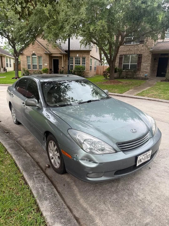2004 Lexus ES 4th Gen - Image 2 of 16