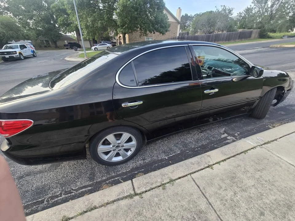 2004 Lexus ES 4th Gen - Image 2 of 15