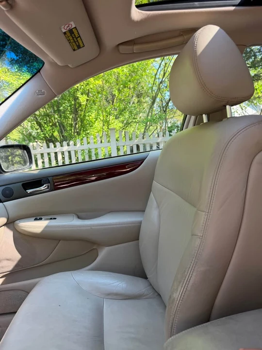 2004 Lexus ES 4th Gen - Image 10 of 18