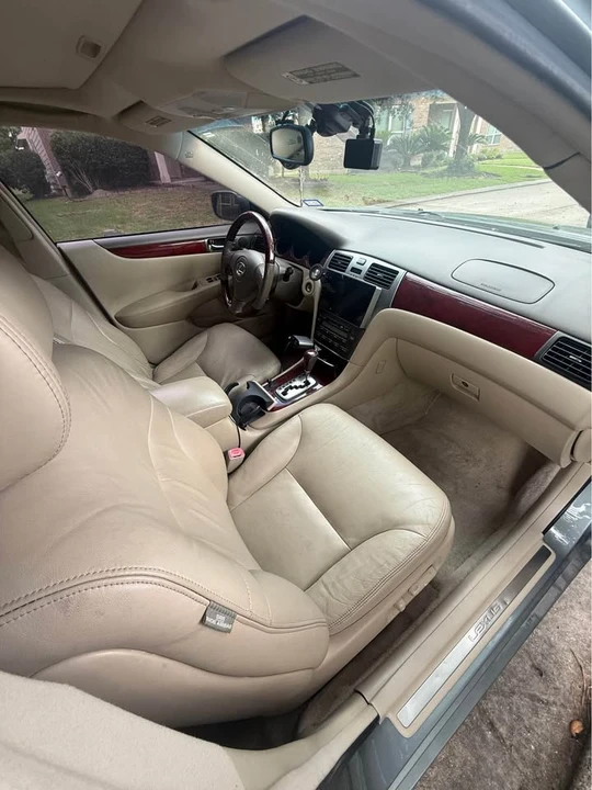 2004 Lexus ES 4th Gen - Image 10 of 16