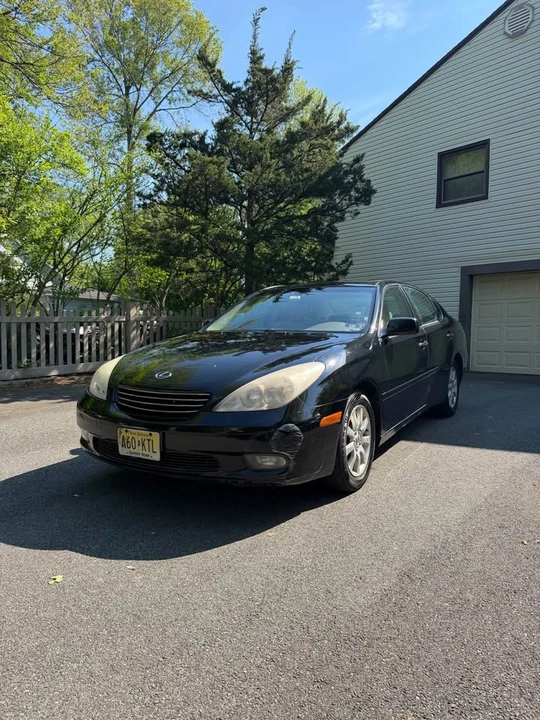 2004 Lexus ES 4th Gen - Image 2 of 18