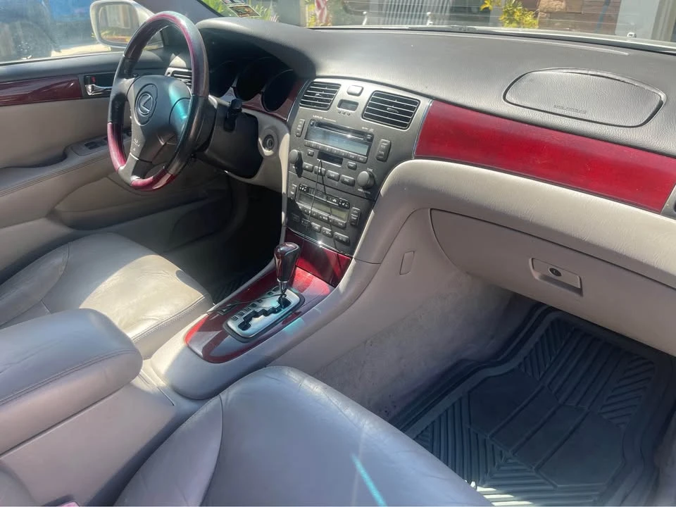 2004 Lexus ES 4th Gen - Image 2 of 7